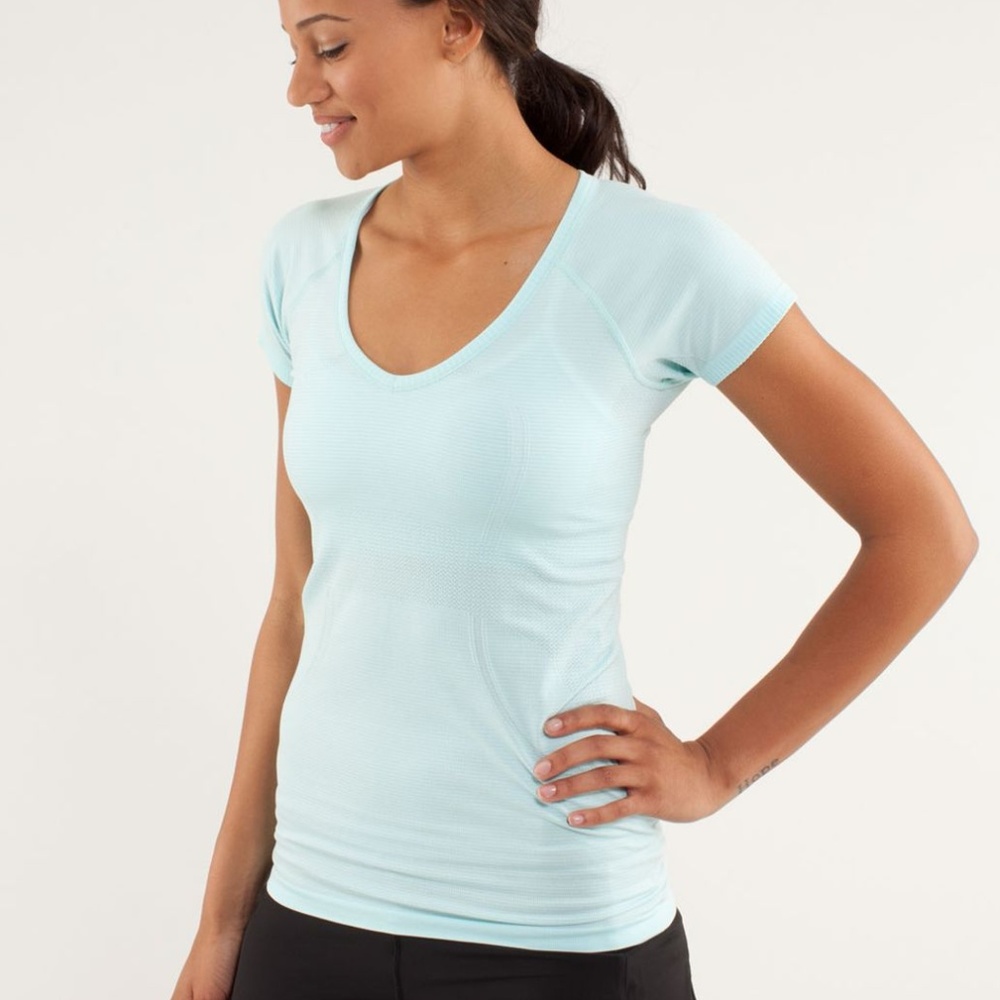LULULEMON - Aqua Swiftly Tech Tee